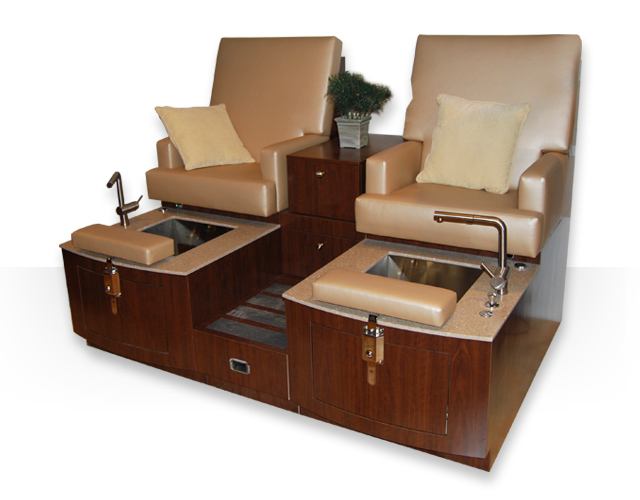 Lounge Double Pedicure